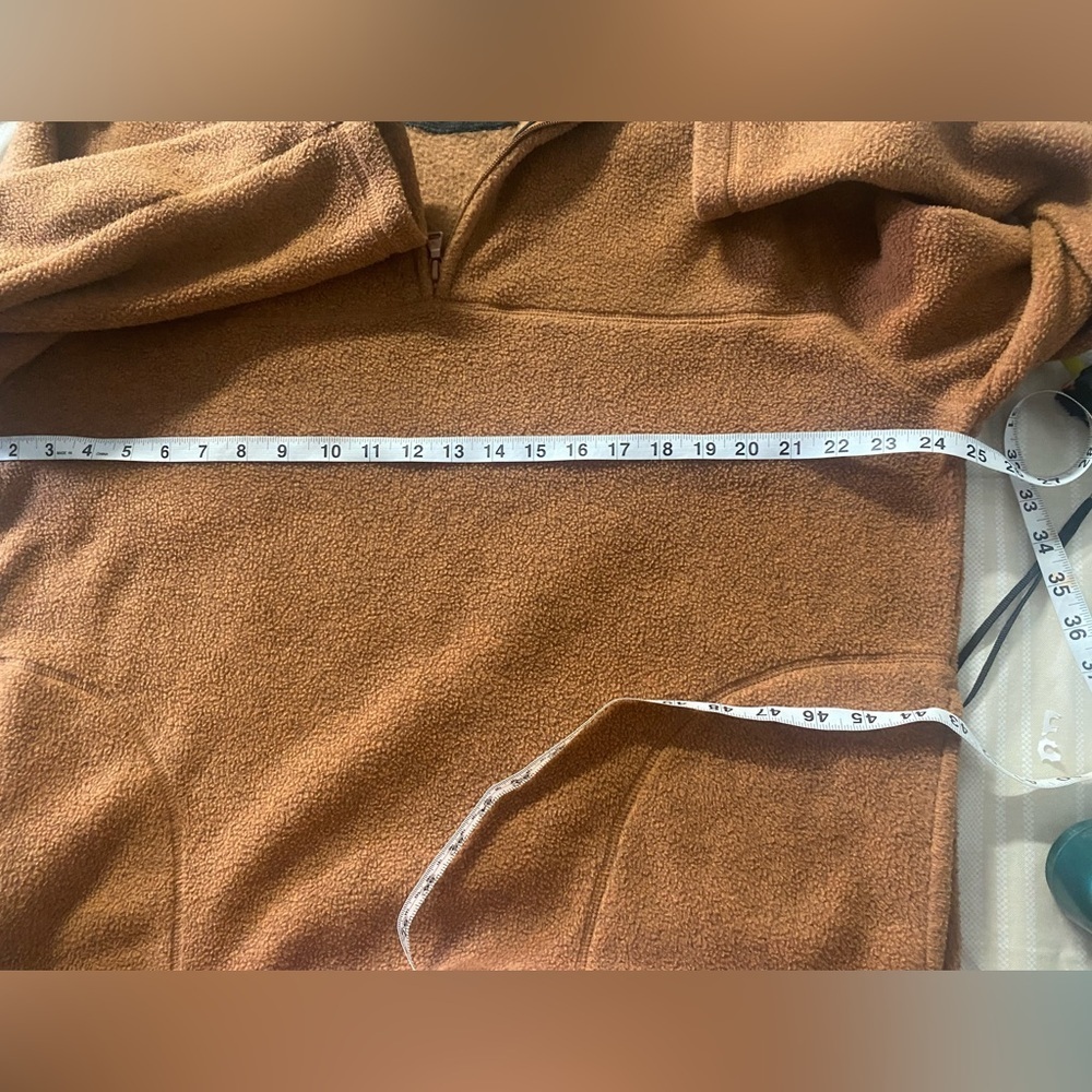 St. John's Bay Men's or unisex Tan Zip-Up Sweater - Picture 5 of 6